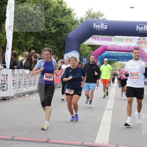 06.09.2026 - CURREX Alsterlauf Yannick Fuchs http://msf.ph/oto/10225479 06.09.2026 10:14:35 Ziel 2138, 2384, 2421, 2644, 3624, 3829, 3907, 4036, 4683, 4885, 5310, 5965, 6444 meine-sportfotos.de