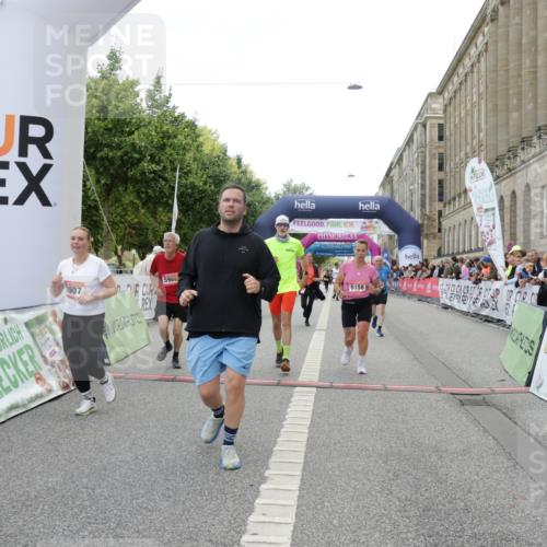 06.09.2026 - CURREX Alsterlauf Yannick Fuchs http://msf.ph/oto/10225493 06.09.2026 10:14:40 Ziel 2421, 2644, 3624, 3907, 4362, 4677, 4683, 5310, 5965, 6158, 6332 meine-sportfotos.de