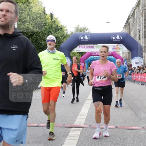 06.09.2026 - CURREX Alsterlauf Yannick Fuchs http://msf.ph/oto/10225496 06.09.2026 10:14:41 Ziel 2421, 2644, 3624, 3907, 4362, 4677, 4683, 5310, 5534, 5965, 6158, 6332 meine-sportfotos.de