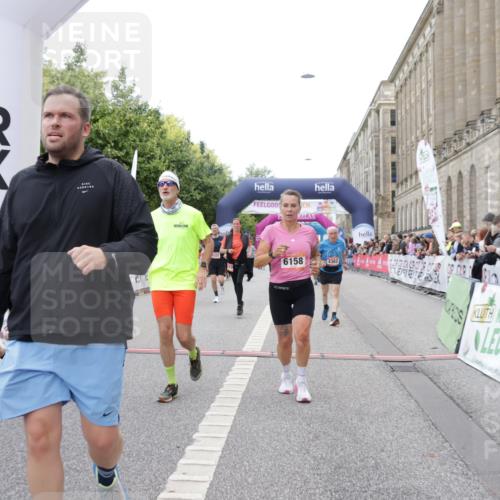 06.09.2026 - CURREX Alsterlauf Yannick Fuchs http://msf.ph/oto/10225497 06.09.2026 10:14:41 Ziel 2421, 2644, 3624, 3907, 4362, 4677, 4683, 5310, 5534, 5965, 6158, 6332 meine-sportfotos.de
