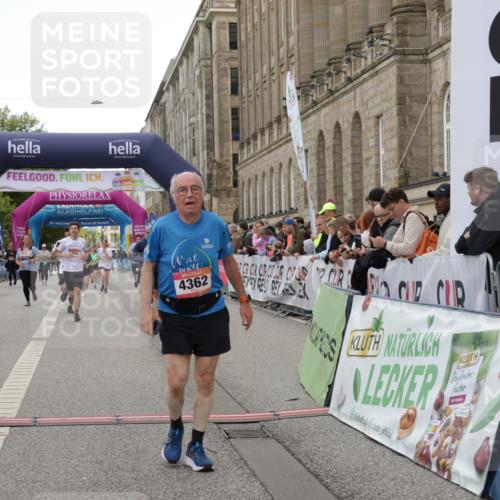 06.09.2026 - CURREX Alsterlauf Yannick Fuchs http://msf.ph/oto/10225507 06.09.2026 10:14:43 Ziel 2421, 3184, 3260, 3624, 3907, 4362, 4677, 4683, 5078, 5310, 5533, 5534, 5965, 6158, 6332 meine-sportfotos.de