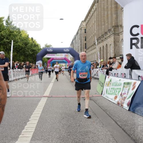 06.09.2026 - CURREX Alsterlauf Yannick Fuchs http://msf.ph/oto/10225511 06.09.2026 10:14:44 Ziel 2421, 3184, 3260, 3624, 3907, 4362, 4677, 5078, 5310, 5533, 5534, 5965, 6053, 6158, 6332 meine-sportfotos.de
