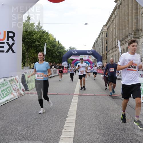 06.09.2026 - CURREX Alsterlauf Yannick Fuchs http://msf.ph/oto/10225524 06.09.2026 10:14:48 Ziel 3121, 3184, 3260, 4362, 4649, 4677, 5078, 5533, 5534, 5802, 6015, 6053, 6158, 6332 meine-sportfotos.de