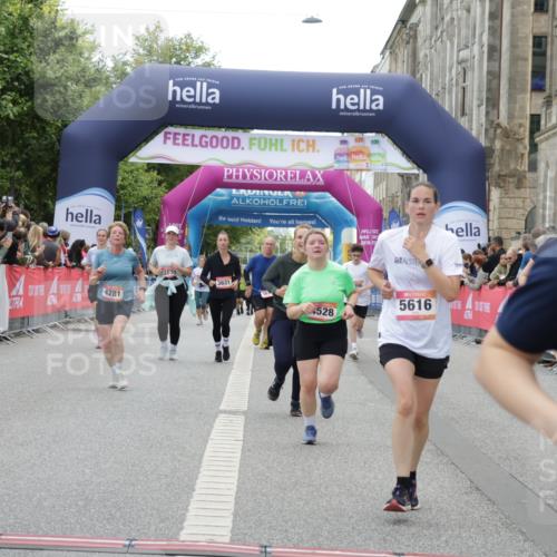 06.09.2026 - CURREX Alsterlauf Yannick Fuchs http://msf.ph/oto/10225545 06.09.2026 10:14:53 Ziel 3121, 3184, 3260, 4281, 4488, 4528, 4649, 5036, 5078, 5533, 5534, 5616, 5802, 5896, 6015, 6053 meine-sportfotos.de