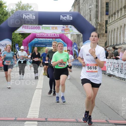 06.09.2026 - CURREX Alsterlauf Yannick Fuchs http://msf.ph/oto/10225550 06.09.2026 10:14:54 Ziel 3121, 3184, 3260, 4281, 4488, 4528, 4649, 5036, 5078, 5533, 5616, 5802, 5896, 6015, 6053 meine-sportfotos.de