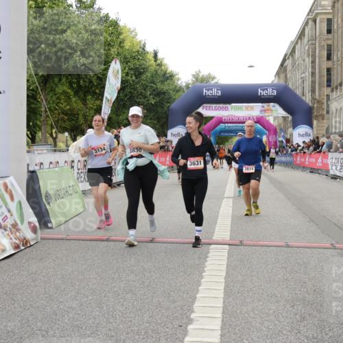 06.09.2026 - CURREX Alsterlauf Yannick Fuchs http://msf.ph/oto/10225573 06.09.2026 10:14:59 Ziel 2860, 3134, 3614, 3630, 3631, 4281, 4488, 4528, 5036, 5616, 5802, 5896, 8081 meine-sportfotos.de