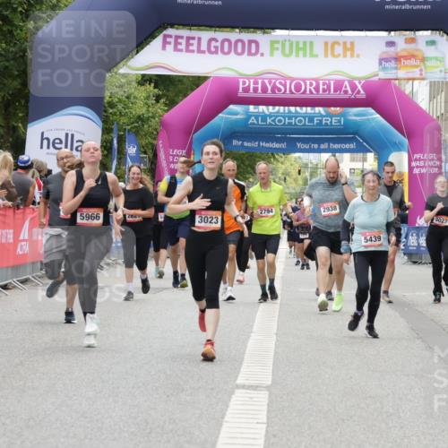 06.09.2026 - CURREX Alsterlauf Yannick Fuchs http://msf.ph/oto/10225601 06.09.2026 10:15:06 Ziel 2789, 2860, 3023, 3134, 3454, 3614, 3630, 3631, 4497, 5439, 5630, 5966, 8081 meine-sportfotos.de