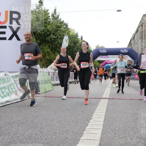 06.09.2026 - CURREX Alsterlauf Yannick Fuchs http://msf.ph/oto/10225613 06.09.2026 10:15:10 Ziel 2789, 2794, 2871, 2938, 3023, 3027, 3302, 3454, 4497, 5439, 5630, 5966, 6408, 8081 meine-sportfotos.de