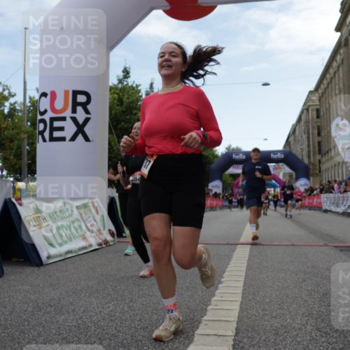 06.09.2026 - CURREX Alsterlauf Yannick Fuchs http://msf.ph/oto/10225644 06.09.2026 10:15:19 Ziel 2621, 2737, 2794, 2871, 2938, 3027, 3302, 3627, 4640, 4645, 5457, 5632, 5931, 6288, 6408 meine-sportfotos.de