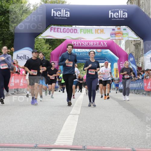 06.09.2026 - CURREX Alsterlauf Yannick Fuchs http://msf.ph/oto/10225689 06.09.2026 10:15:40 Ziel 3456, 3741, 3870, 4085, 4926, 5147, 5221, 5762, 6189, 6336, 6347 meine-sportfotos.de