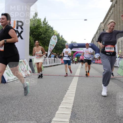 06.09.2026 - CURREX Alsterlauf Yannick Fuchs http://msf.ph/oto/10225721 06.09.2026 10:15:48 Ziel 1003, 2408, 2558, 2559, 3741, 3870, 4547, 4600, 4926, 5221, 6022, 6097 meine-sportfotos.de