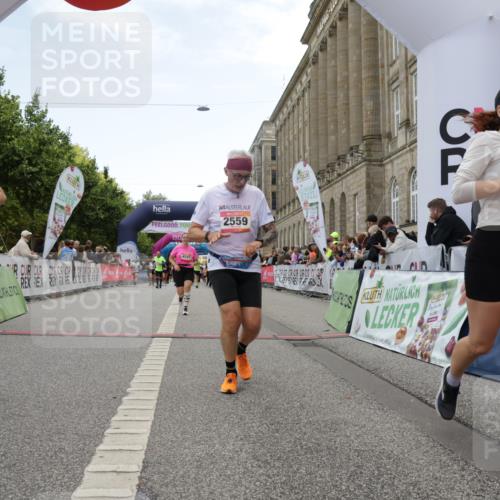 06.09.2026 - CURREX Alsterlauf Yannick Fuchs http://msf.ph/oto/10225725 06.09.2026 10:15:50 Ziel 1003, 2408, 2558, 2559, 3741, 3870, 4547, 4600, 4926, 5221, 6022, 6097 meine-sportfotos.de