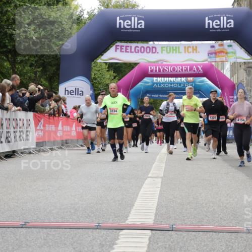 06.09.2026 - CURREX Alsterlauf Yannick Fuchs http://msf.ph/oto/10225737 06.09.2026 10:15:53 Ziel 1003, 2408, 2558, 2559, 4154, 4156, 4547, 4600, 6022, 6097 meine-sportfotos.de