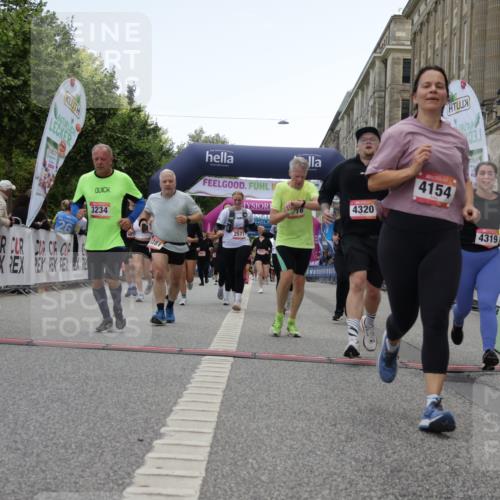 06.09.2026 - CURREX Alsterlauf Yannick Fuchs http://msf.ph/oto/10225757 06.09.2026 10:15:58 Ziel 2570, 2571, 2689, 3234, 3281, 4028, 4154, 4156, 4319, 4320, 4547, 5065, 5081, 5476, 5618, 8218 meine-sportfotos.de