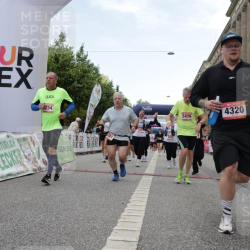 06.09.2026 - CURREX Alsterlauf Yannick Fuchs http://msf.ph/oto/10225764 06.09.2026 10:16:00 Ziel 2570, 2571, 2689, 3234, 3281, 3311, 4028, 4154, 4156, 4264, 4319, 4320, 4733, 5065, 5081, 5476, 5618, 8218 meine-sportfotos.de