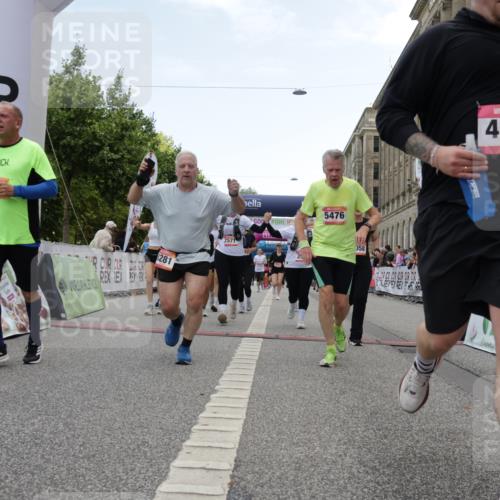 06.09.2026 - CURREX Alsterlauf Yannick Fuchs http://msf.ph/oto/10225766 06.09.2026 10:16:00 Ziel 2570, 2571, 2689, 3234, 3281, 3311, 4028, 4154, 4156, 4264, 4319, 4320, 4733, 5065, 5081, 5476, 5618, 8218 meine-sportfotos.de