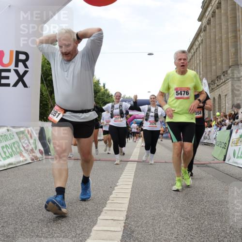 06.09.2026 - CURREX Alsterlauf Yannick Fuchs http://msf.ph/oto/10225768 06.09.2026 10:16:01 Ziel 2570, 2571, 2689, 3234, 3281, 3311, 4028, 4154, 4156, 4264, 4319, 4320, 4733, 5065, 5081, 5476, 5618, 8218 meine-sportfotos.de