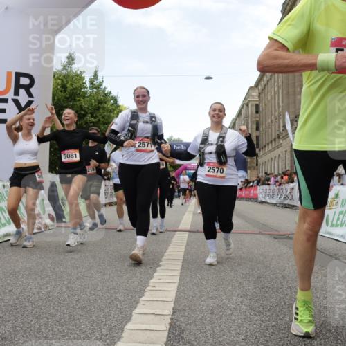 06.09.2026 - CURREX Alsterlauf Yannick Fuchs http://msf.ph/oto/10225775 06.09.2026 10:16:02 Ziel 2570, 2571, 2689, 3234, 3281, 3311, 4028, 4043, 4154, 4156, 4264, 4319, 4320, 4733, 5065, 5081, 5476, 5618, 8218 meine-sportfotos.de