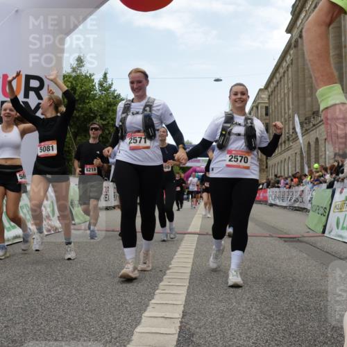 06.09.2026 - CURREX Alsterlauf Yannick Fuchs http://msf.ph/oto/10225776 06.09.2026 10:16:02 Ziel 2570, 2571, 2689, 3234, 3281, 3311, 4028, 4043, 4154, 4156, 4264, 4319, 4320, 4733, 5065, 5081, 5476, 5618, 8218 meine-sportfotos.de