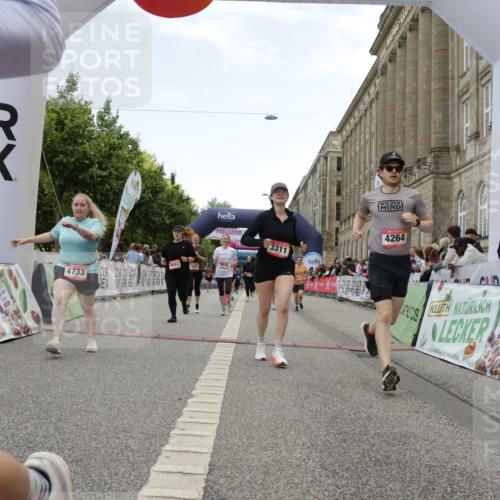 06.09.2026 - CURREX Alsterlauf Yannick Fuchs http://msf.ph/oto/10225788 06.09.2026 10:16:05 Ziel 2098, 2570, 2571, 2689, 2810, 3234, 3281, 3311, 4028, 4043, 4056, 4069, 4154, 4264, 4319, 4320, 4733, 5065, 5081, 5476, 5618, 5825, 8218 meine-sportfotos.de