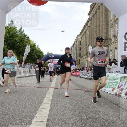 06.09.2026 - CURREX Alsterlauf Yannick Fuchs http://msf.ph/oto/10225789 06.09.2026 10:16:05 Ziel 2098, 2570, 2571, 2689, 2810, 3234, 3281, 3311, 4028, 4043, 4056, 4069, 4154, 4264, 4319, 4320, 4733, 5065, 5081, 5476, 5618, 5825, 8218 meine-sportfotos.de