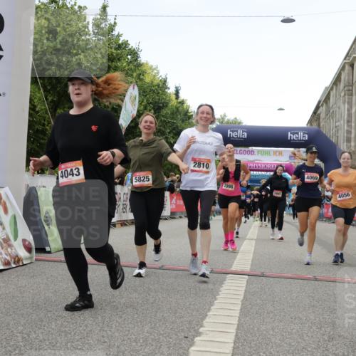 06.09.2026 - CURREX Alsterlauf Yannick Fuchs http://msf.ph/oto/10225798 06.09.2026 10:16:08 Ziel 2019, 2098, 2570, 2571, 2689, 2810, 3311, 3539, 4028, 4043, 4056, 4069, 4264, 4733, 5065, 5081, 5425, 5618, 5825, 5945, 8218 meine-sportfotos.de