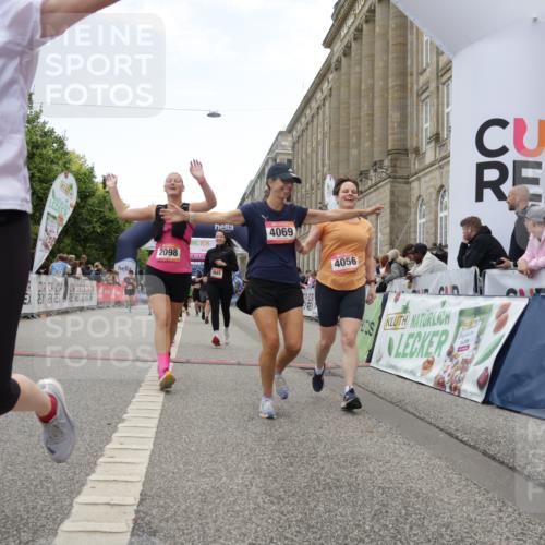 06.09.2026 - CURREX Alsterlauf Yannick Fuchs http://msf.ph/oto/10225804 06.09.2026 10:16:10 Ziel 2019, 2098, 2810, 3311, 3539, 4028, 4043, 4056, 4069, 4264, 4733, 5425, 5618, 5825, 5945 meine-sportfotos.de