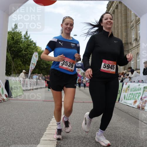 06.09.2026 - CURREX Alsterlauf Yannick Fuchs http://msf.ph/oto/10225818 06.09.2026 10:16:12 Ziel 2019, 2098, 2614, 2810, 2881, 2884, 3311, 3539, 3867, 4043, 4056, 4069, 4264, 4455, 5425, 5559, 5564, 5825, 5945 meine-sportfotos.de