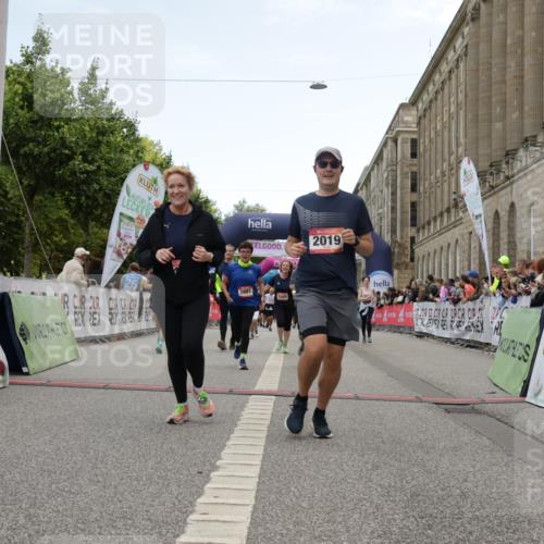 06.09.2026 - CURREX Alsterlauf Yannick Fuchs http://msf.ph/oto/10225823 06.09.2026 10:16:14 Ziel 2019, 2098, 2614, 2810, 2881, 2884, 3189, 3539, 3867, 4043, 4056, 4069, 4455, 5425, 5559, 5564, 5825, 5945 meine-sportfotos.de