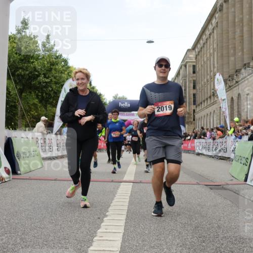 06.09.2026 - CURREX Alsterlauf Yannick Fuchs http://msf.ph/oto/10225825 06.09.2026 10:16:14 Ziel 2019, 2098, 2614, 2810, 2881, 2884, 3189, 3539, 3867, 4043, 4056, 4069, 4455, 5425, 5559, 5564, 5825, 5945 meine-sportfotos.de