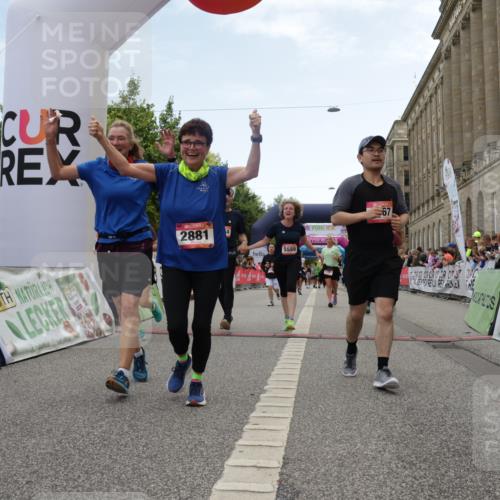 06.09.2026 - CURREX Alsterlauf Yannick Fuchs http://msf.ph/oto/10225838 06.09.2026 10:16:17 Ziel 2019, 2614, 2881, 2884, 3189, 3539, 3867, 4396, 4455, 5425, 5559, 5564, 5787, 5945 meine-sportfotos.de