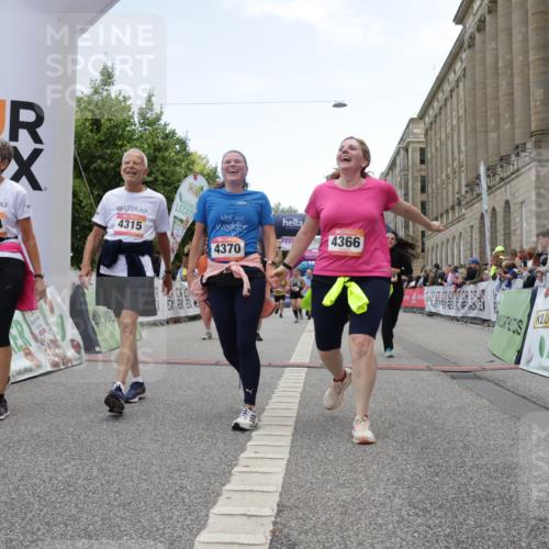 06.09.2026 - CURREX Alsterlauf Yannick Fuchs http://msf.ph/oto/10225875 06.09.2026 10:16:25 Ziel 2744, 2851, 2888, 2910, 3015, 3019, 3189, 4314, 4315, 4366, 4396, 4820, 4821, 5578, 5787 meine-sportfotos.de