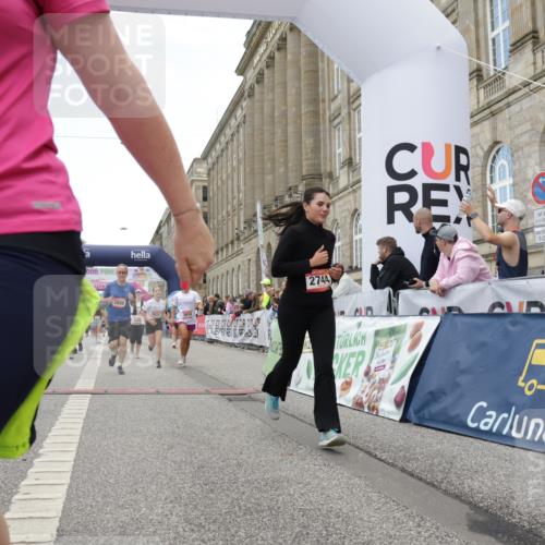 06.09.2026 - CURREX Alsterlauf Yannick Fuchs http://msf.ph/oto/10225882 06.09.2026 10:16:27 Ziel 2431, 2432, 2744, 2851, 2880, 2887, 2888, 2910, 3015, 3019, 3788, 4314, 4315, 4366, 4396, 4820, 4821, 5578, 5787 meine-sportfotos.de