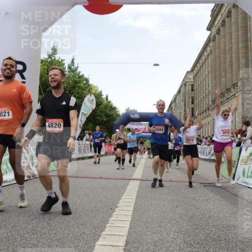 06.09.2026 - CURREX Alsterlauf Yannick Fuchs http://msf.ph/oto/10225888 06.09.2026 10:16:29 Ziel 2431, 2432, 2744, 2851, 2880, 2887, 2888, 2910, 3015, 3019, 3788, 4314, 4315, 4366, 4820, 4821, 5578, 6217 meine-sportfotos.de