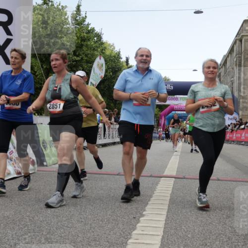 06.09.2026 - CURREX Alsterlauf Yannick Fuchs http://msf.ph/oto/10225902 06.09.2026 10:16:32 Ziel 2431, 2432, 2744, 2851, 2880, 2887, 2888, 3015, 3019, 3508, 3509, 3788, 4820, 4821, 5578, 6217, 8283 meine-sportfotos.de