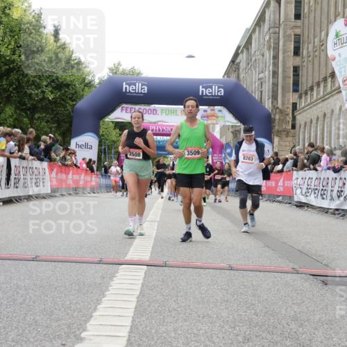 06.09.2026 - CURREX Alsterlauf Yannick Fuchs http://msf.ph/oto/10225911 06.09.2026 10:16:35 Ziel 2431, 2432, 2736, 2851, 2880, 2887, 2888, 3015, 3019, 3508, 3509, 3788, 5578, 6217, 8283 meine-sportfotos.de