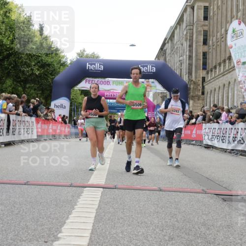 06.09.2026 - CURREX Alsterlauf Yannick Fuchs http://msf.ph/oto/10225912 06.09.2026 10:16:35 Ziel 2431, 2432, 2736, 2851, 2880, 2887, 2888, 3015, 3019, 3508, 3509, 3788, 5578, 6217, 8283 meine-sportfotos.de