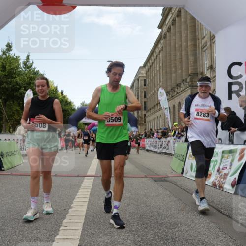 06.09.2026 - CURREX Alsterlauf Yannick Fuchs http://msf.ph/oto/10225918 06.09.2026 10:16:38 Ziel 2328, 2431, 2432, 2454, 2578, 2736, 2880, 2887, 3290, 3508, 3509, 3645, 3788, 4123, 4220, 4613, 5307, 5308, 5672, 6217, 8283 meine-sportfotos.de
