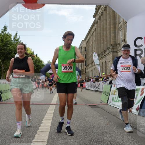 06.09.2026 - CURREX Alsterlauf Yannick Fuchs http://msf.ph/oto/10225919 06.09.2026 10:16:38 Ziel 2328, 2431, 2432, 2454, 2578, 2736, 2880, 2887, 3290, 3508, 3509, 3645, 3788, 4123, 4220, 4613, 5307, 5308, 5672, 6217, 8283 meine-sportfotos.de