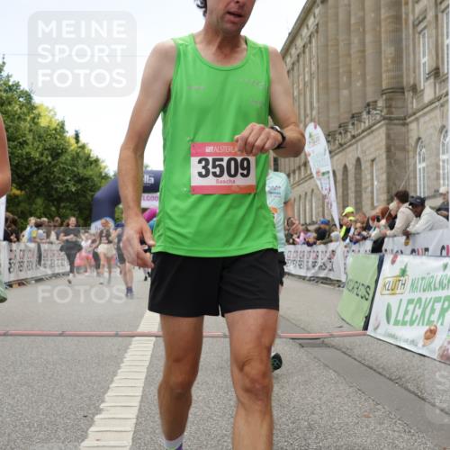 06.09.2026 - CURREX Alsterlauf Yannick Fuchs http://msf.ph/oto/10225922 06.09.2026 10:16:39 Ziel 2328, 2454, 2578, 2736, 3290, 3508, 3509, 3645, 3788, 4123, 4220, 4613, 5307, 5308, 5672, 6217, 8283 meine-sportfotos.de
