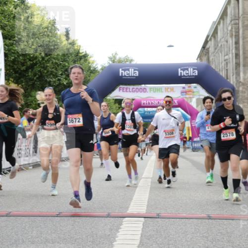 06.09.2026 - CURREX Alsterlauf Yannick Fuchs http://msf.ph/oto/10225927 06.09.2026 10:16:41 Ziel 2328, 2454, 2578, 2736, 2859, 3167, 3290, 3330, 3508, 3509, 3645, 4123, 4220, 4613, 5307, 5308, 5672, 8283 meine-sportfotos.de
