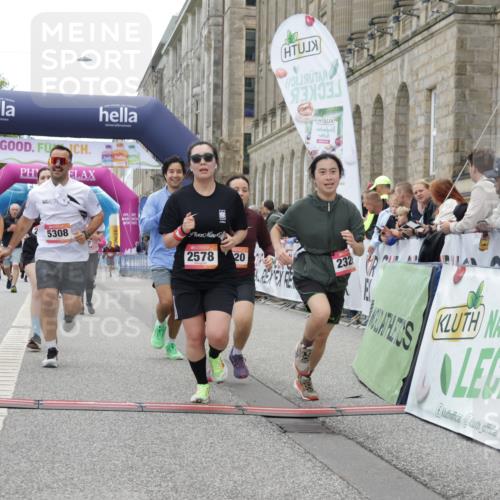 06.09.2026 - CURREX Alsterlauf Yannick Fuchs http://msf.ph/oto/10225929 06.09.2026 10:16:41 Ziel 2328, 2454, 2578, 2736, 2859, 3167, 3290, 3330, 3508, 3509, 3645, 4123, 4220, 4613, 5307, 5308, 5672, 8283 meine-sportfotos.de