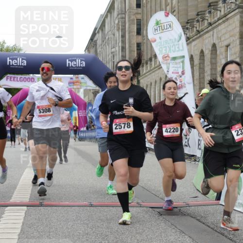 06.09.2026 - CURREX Alsterlauf Yannick Fuchs http://msf.ph/oto/10225933 06.09.2026 10:16:42 Ziel 2328, 2454, 2578, 2736, 2859, 3167, 3290, 3330, 3508, 3509, 3645, 4123, 4220, 4613, 5307, 5308, 5672, 5859, 8283 meine-sportfotos.de