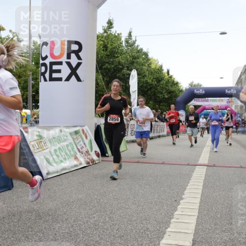 06.09.2026 - CURREX Alsterlauf Yannick Fuchs http://msf.ph/oto/10225949 06.09.2026 10:16:47 Ziel 2328, 2454, 2578, 2859, 3167, 3169, 3290, 3330, 3633, 3645, 4123, 4220, 4353, 4613, 5307, 5308, 5672, 5859, 8102 meine-sportfotos.de