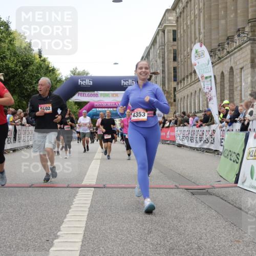 06.09.2026 - CURREX Alsterlauf Yannick Fuchs http://msf.ph/oto/10225960 06.09.2026 10:16:49 Ziel 2222, 2328, 2454, 2578, 2859, 3024, 3167, 3169, 3290, 3330, 3633, 3645, 4123, 4220, 4353, 4439, 4440, 4613, 4750, 4756, 5307, 5308, 5859, 6087, 8102 meine-sportfotos.de