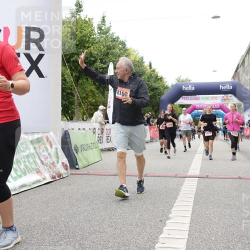 06.09.2026 - CURREX Alsterlauf Yannick Fuchs http://msf.ph/oto/10225966 06.09.2026 10:16:50 Ziel 2222, 2454, 2859, 3024, 3167, 3169, 3330, 3633, 3645, 4123, 4353, 4439, 4440, 4750, 4756, 5307, 5308, 5859, 6087, 8102 meine-sportfotos.de