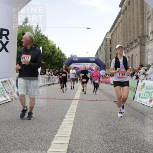 06.09.2026 - CURREX Alsterlauf Yannick Fuchs http://msf.ph/oto/10225970 06.09.2026 10:16:51 Ziel 2222, 2859, 3024, 3167, 3169, 3330, 3633, 4353, 4439, 4440, 4750, 4756, 5859, 6087, 8102 meine-sportfotos.de