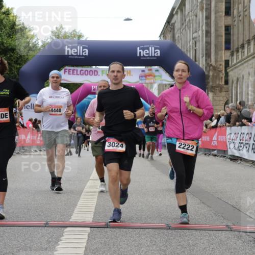 06.09.2026 - CURREX Alsterlauf Yannick Fuchs http://msf.ph/oto/10225972 06.09.2026 10:16:52 Ziel 2222, 2859, 3024, 3167, 3169, 3330, 3633, 4353, 4439, 4440, 4477, 4750, 4756, 5859, 6087, 8102 meine-sportfotos.de