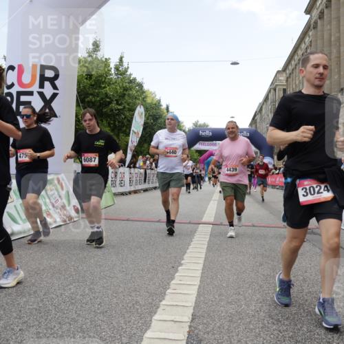 06.09.2026 - CURREX Alsterlauf Yannick Fuchs http://msf.ph/oto/10225984 06.09.2026 10:16:54 Ziel 2222, 3024, 3169, 3633, 4353, 4439, 4440, 4477, 4592, 4750, 4756, 5859, 5875, 6087, 8102, 8235 meine-sportfotos.de