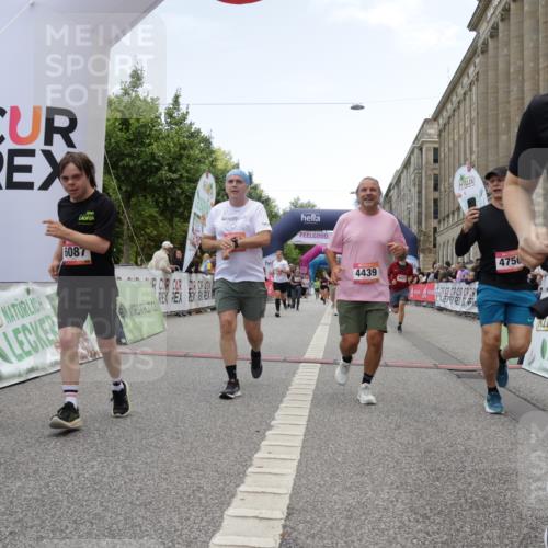 06.09.2026 - CURREX Alsterlauf Yannick Fuchs http://msf.ph/oto/10225985 06.09.2026 10:16:55 Ziel 2222, 3024, 3169, 3633, 4353, 4439, 4440, 4477, 4592, 4750, 4756, 5875, 6025, 6087, 8102, 8235 meine-sportfotos.de